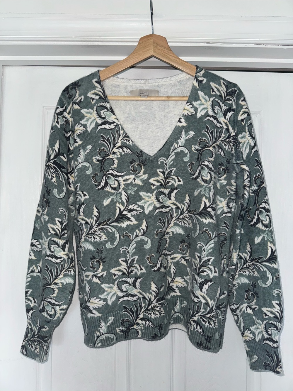 LOFT Green Floral V-Neck Sweater M Cotton Blend
